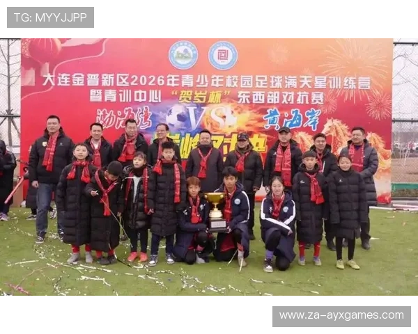 足球俱乐部在青训中推动多语种教育与国际文化适应训练,足球青训班